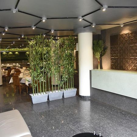 Oyo 10672 Hotel Riviera Nashik Exterior photo