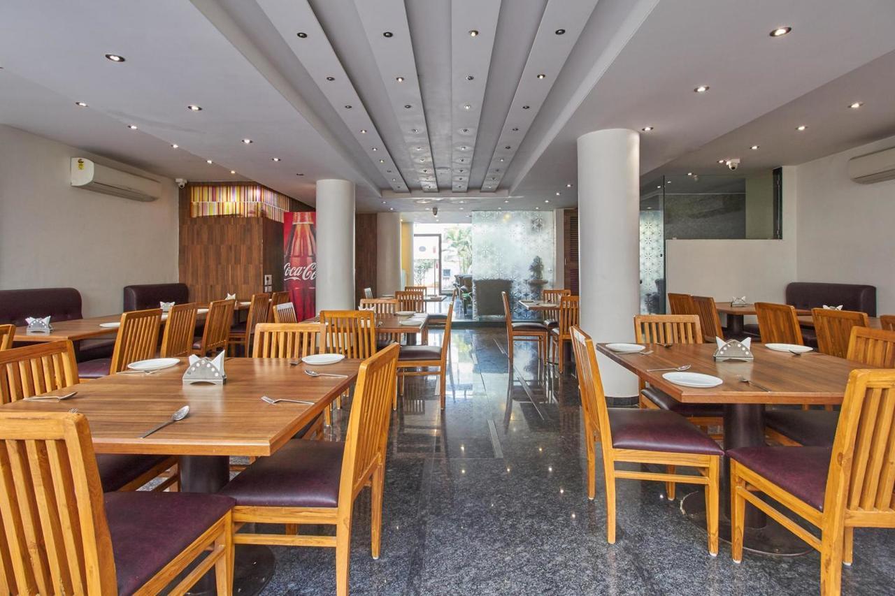 Oyo 10672 Hotel Riviera Nashik Exterior photo