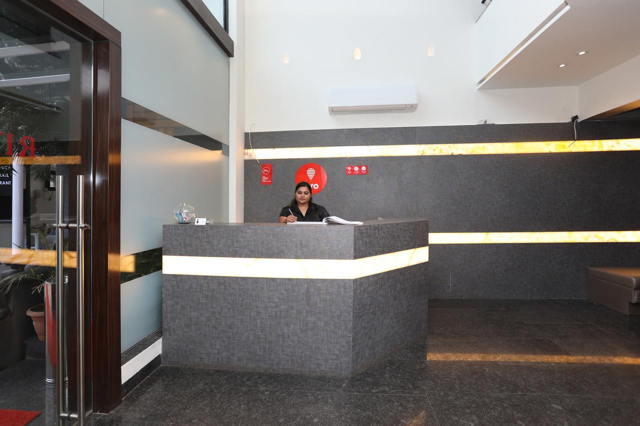 Oyo 10672 Hotel Riviera Nashik Exterior photo