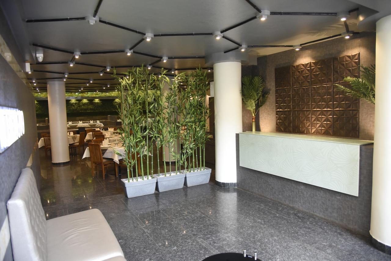 Oyo 10672 Hotel Riviera Nashik Exterior photo