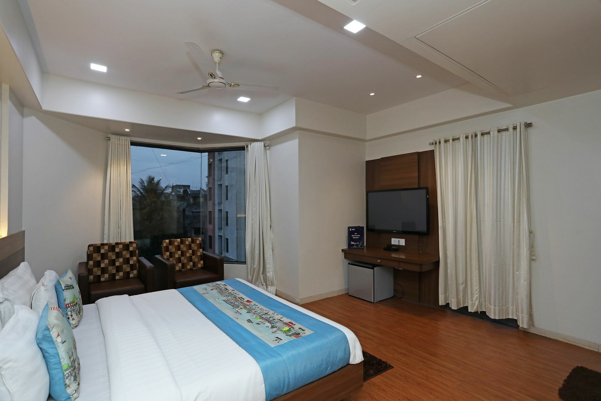 Oyo 10672 Hotel Riviera Nashik Exterior photo