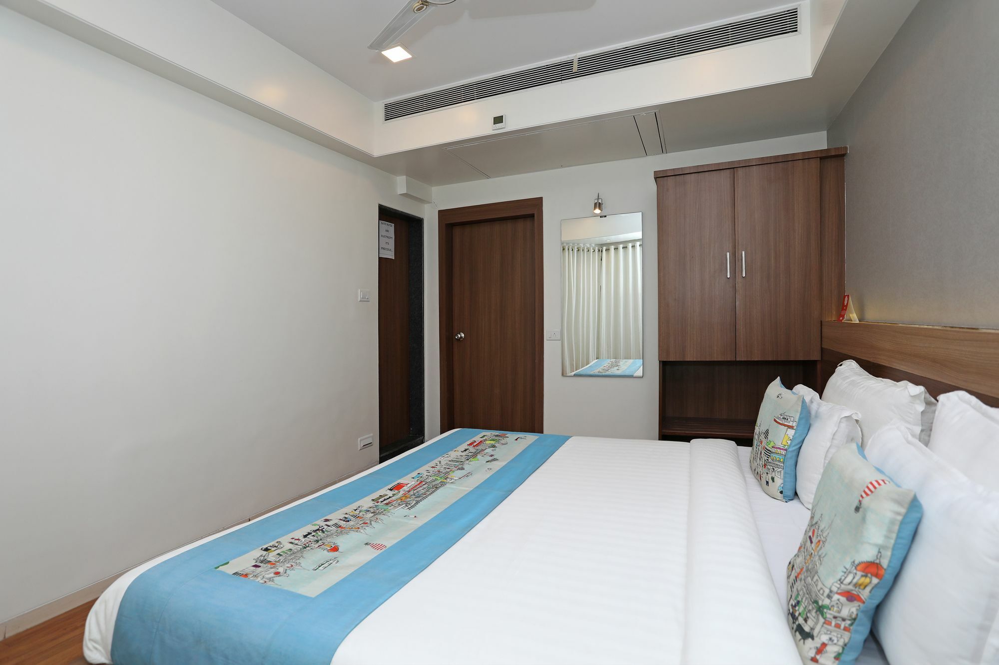 Oyo 10672 Hotel Riviera Nashik Exterior photo